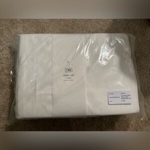 CB2 Queen Size Ivory Sheet Set 520 Thread Count
